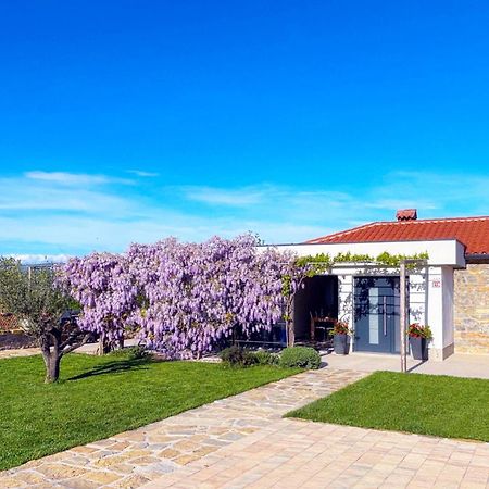 Casa Miranda - Family Comfort In A Quiet Area, Near The Sea, With Bbq And Free Parking Zgornje Skofije Exterior foto