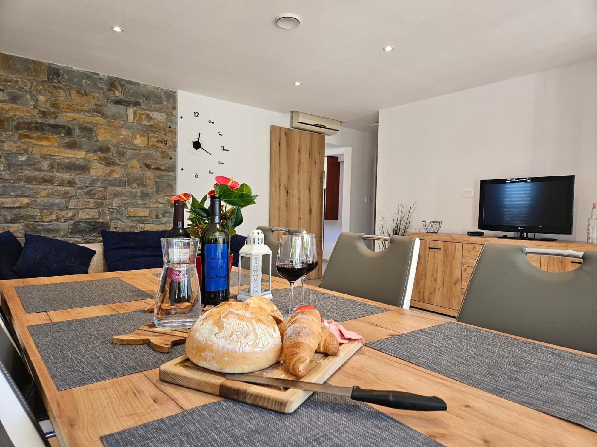 Casa Miranda - Family Comfort In A Quiet Area, Near The Sea, With Bbq And Free Parking Zgornje Skofije Exterior foto